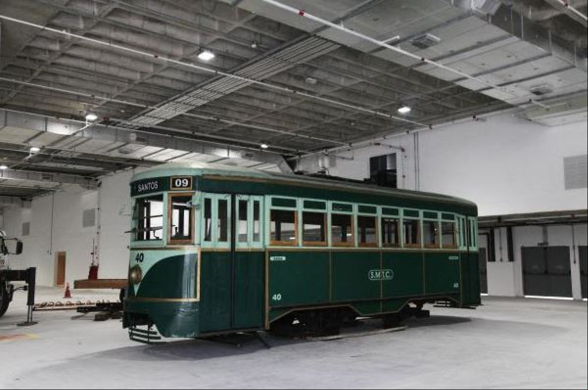 SANTOS CONVENTION CENTER ABRE PARA VISITAÇÃO COM EXPOSIÇÃO DE VEÍCULOS ANTIGOS